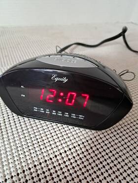 30111 Equity 2014 Model Am/fm Digital Alarm Clock Radio By La Cross Tested