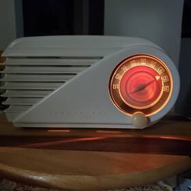 Gt-051 Farnsworth Beautiful Vtg Bullet Art Deco Style Radio Looks And Plays Exe Gt-051 Farnsworth Beautiful Vtg Bullet Art Deco Style Radio Looks And Plays Exe