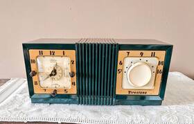 4-a-92 Firestone Tube Type Forest Green Vintage Table Am Clock Radio - 1951