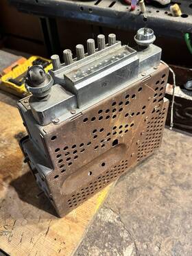 Icf-008359 Fomoco Rare Vintage Ford Car Am Radio Push Button Model Icf - 10 Tube