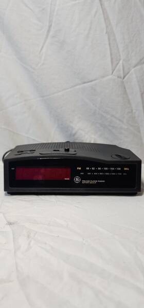 1v07-4813b Ge Vintage Digital Am/fm Clock Radio With Battery Backup. Tested. Pre-owned