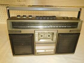 3-5252g Ge Portable Am/fm Radio Cassette Player