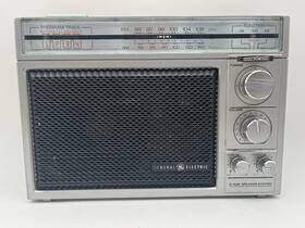 No.3-5508b Ge 3-5508b Portable 8 Track Player Am/fm Radio Model Everything Works