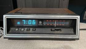 7-4651b Ge 4651b Vintage General Electric Digital Radio Alarm Clock Model Tested And Workin