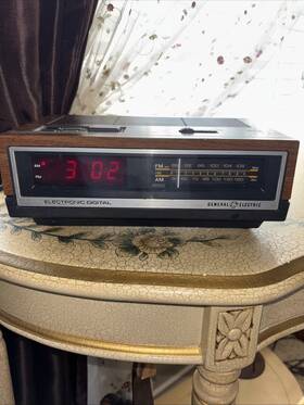 7-4640a Ge 4740a Vintage 80s General Electric Am Fm Digital Alarmclock Radio Rare And Works