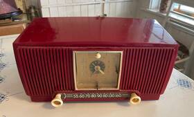 548ph Ge General Electric Cranberry Red 1953 Model Am Vacuum Tube Radio Clock