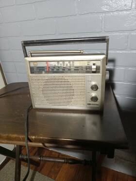 7-2940a Ge 7-2040b Vtg Portable Radio Electric Battery Power