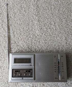7-2100 Ge Vintage Portable Clock Am/fm Radio With Travel Pouch Box Stand Tested