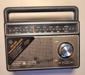 7-2628h Ge Vtg General Electric Am/fm Portable Radio Model 7-2826 H Ac/battery/cord