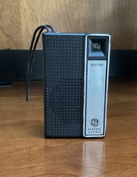 7-2705b Ge Am Solid State Transistor Radio Model #7-2705b Clean Original Owner Works
