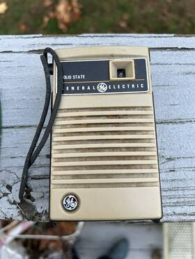 Radio-7-2759 Ge 7-2759 General Electric Am Portable Solid State In Original Box Radio-7-2759 Ge 7-2759 General Electric Am Portable Solid State In Original Box