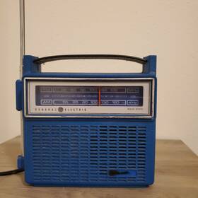 7-2812e Ge 7-2818c General Electric Solid-state Portable Radio Blue - Vintage Works