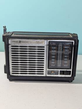 7-2820a Ge Vintage Electric Am/fm Portable Radio Tested Works Model #