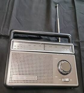 7-2825c Ge Vgt General Electric 2 Way Power Ac/battery Am/fm Radio Model No Tested