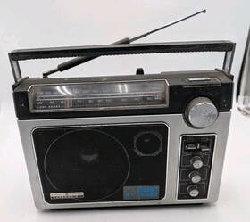7-28819 Ge General Electric Superadio Ii Long Range Am/fm Vintage Super Radio 2