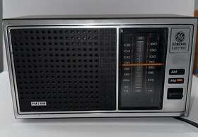 7-4115c Ge General Electric Vintage Am/fm Radio Model No. Tested And Works Well