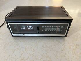 7-4300c Ge Vintage Flip Clock Am/fm Radio Clean Tested Working Nice