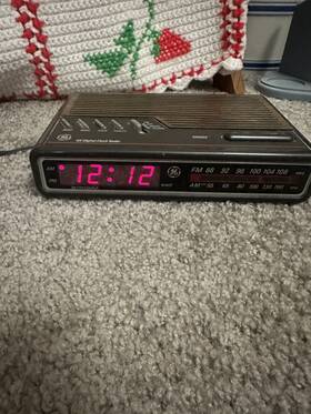 7-4512a Ge Vtg General Electric Alarm Clock Am/fm Radio Wood Grain Retro Works