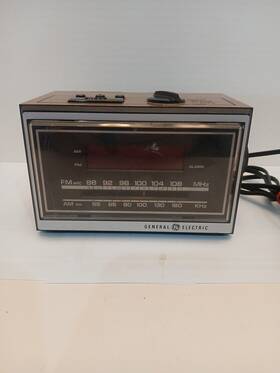 7-4620b Ge Vintage General Electric Am/fm Radio Alarm Clock