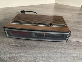 7-4625f Ge 7-4624f Vtg General Electric No. Digital Alarm Clock Radio Am/fm Walnut Grain