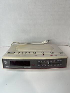 7-4657a Ge Vintage General Electric White Softlite Alarm Clock Radio Night Light