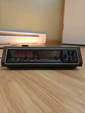 7-4670f Ge Vintage General Electric Am/fm Alarm Clock Radio Digital