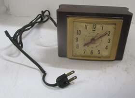 7h04 Ge Clock Mid Century Nightstand Automatic Alarm Model General Electric