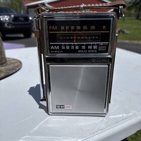 P977b Ge 977b General Electric Ac Battery Portable Radio Clean