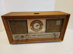 C-1412a Ge Vtg. Tube Am Clock Radio Dual Speakers And Vue-alarm/ Untested