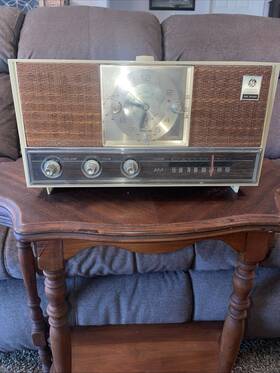 C-1451a Ge Model Dual Speaker Am Radio