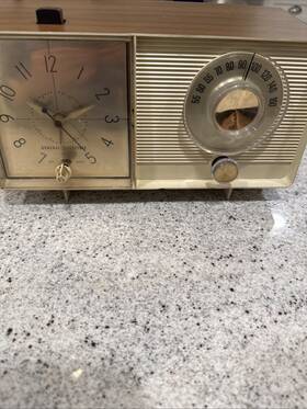 C-413c Ge Vintage General Electric Clock Radio Tested Works Used