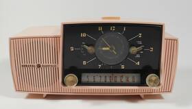 C-416-a Ge Vintage Atomic Age Clock Radio General Electric Pink