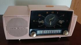 C-416-c Ge Vintage 1950s Clock Radio General Electric C-416c Pink Works