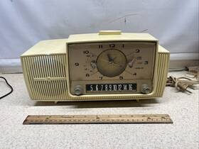 C-4808 Ge Vintage Tube Clock Radio Model#