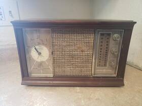 C-540b Ge General Electric Radio/ Alarm Clock Am/fm Vintage