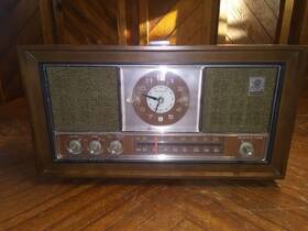 C1543b Ge Vintage Clock Radio Model Wood Cabinet Working
