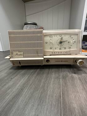 C422-c Ge C422 Vintage General Electric 1959 Musaphonic Clock Radio Pink Working