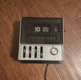 C435ob Ge 1970 S General Electric Radio/alarm Model Radio
