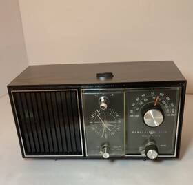 C4420-c Ge Vintage General Electric Woodgrain Plug-in Alarm Clock Am/fm Radio Works Vg