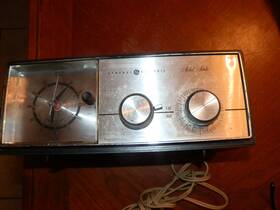C45050 Ge General Electric Clock Radio Solid State Model Woodgrain Look Works