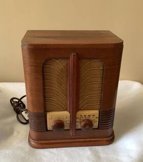 H-530 Ge General Electric Vintage Wood Radio Not Working Beautiful Cabinet