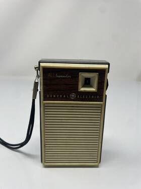 P-1758 Ge Vintage General Electric All Transistor Portable Am Radio