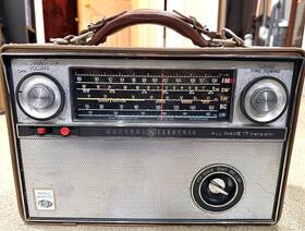 P-990c Ge Vintage General Electric World Radio Shortwave/longwave/fm