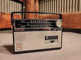 P1821 Ge Solid State Transistor Radio Model K Circa 1965 Am/fm/afc Tested/works