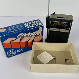 P2755a Ge Vintage Am/fm Radio With Box Solid State Works Great Clean 1970s Look