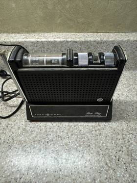 P4710a Ge Vintage Redi Play Roll Top Am/fm Rechargeable Radio For Parts/repair
