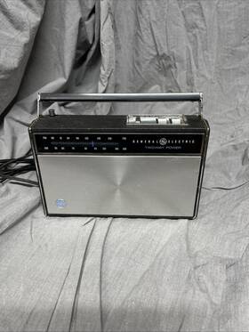 P4830a Ge Vintage 1980s General Electric Am/fm Portable Radio Woeks