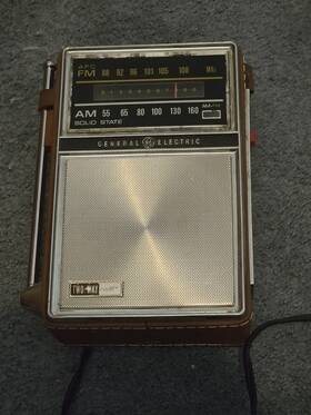 P977f Ge Radio Antique Model Works Awesome Electric With 9v Backup