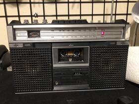 Pb3-5251a Ge General Electric Stereo Cassette Recorder Fm/am Receiver Battery Operated