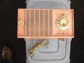 R-125a Ge Vintage General Electric Model T- 125a Pink Color 5 Tube Am Radio Parts / Repair
